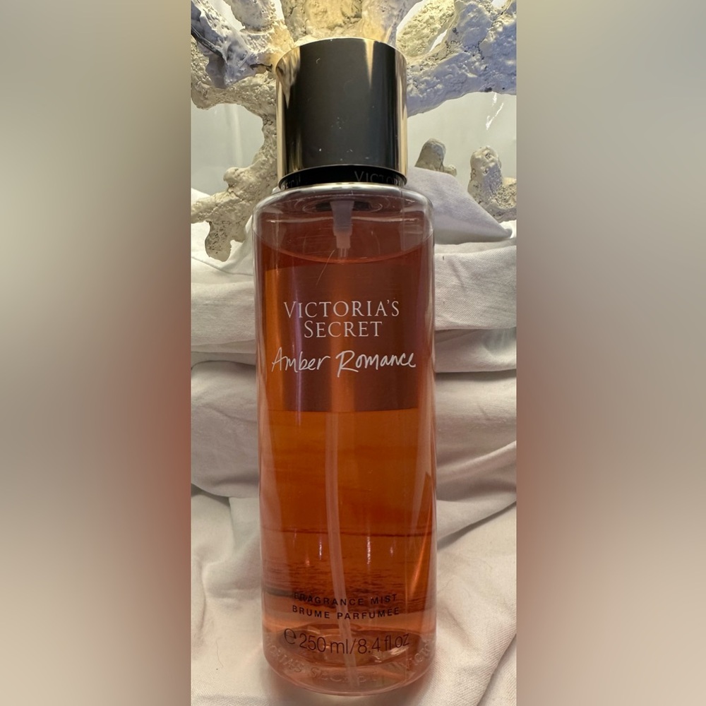 VICTORIA’S SECRET AMBER ROMANCE LOTION and MIST SET - Picture 4 of 6